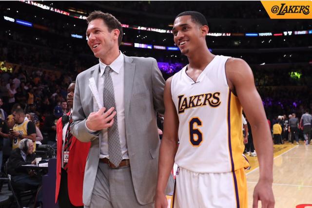 确保逆风仍 确保逆风仍